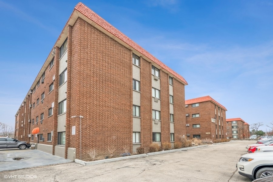 2021 South Wolf Road, Unit 2210 Hillside, IL 60162 - Photo 14 of 15