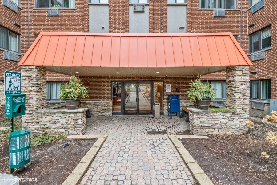 2021 South Wolf Road, Unit 2210 Hillside, IL 60162 - Photo 2 of 15