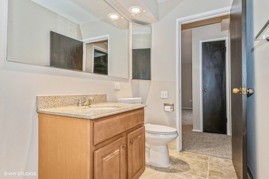 2021 South Wolf Road, Unit 2210 Hillside, IL 60162 - Photo 6 of 15