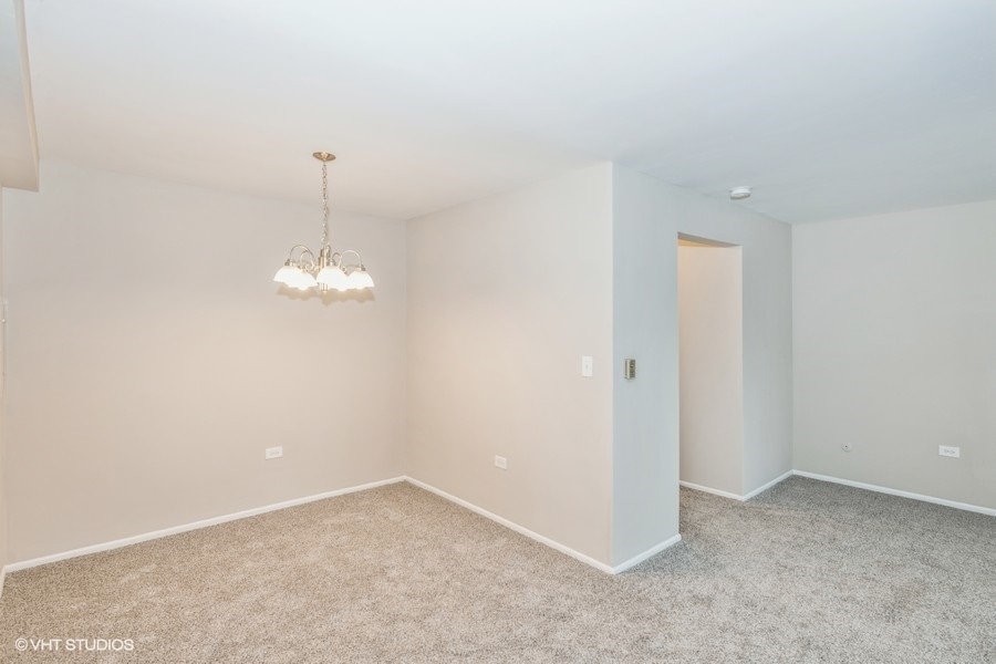 2021 South Wolf Road, Unit 2210 Hillside, IL 60162 - Photo 8 of 15