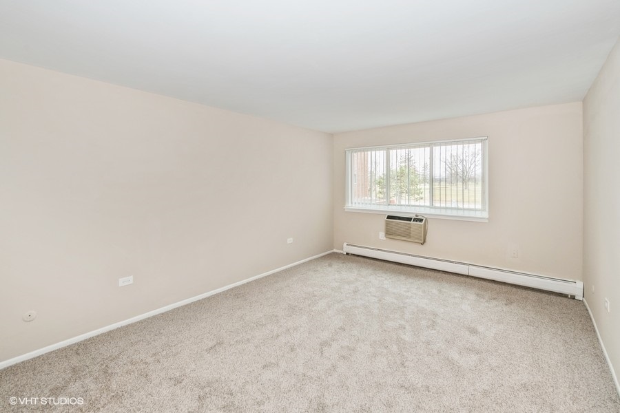 2021 South Wolf Road, Unit 2210 Hillside, IL 60162 - Photo 9 of 15