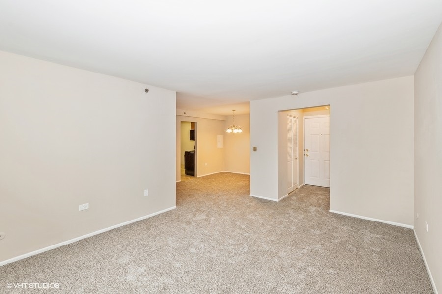 2021 South Wolf Road, Unit 2210 Hillside, IL 60162 - Photo 10 of 15