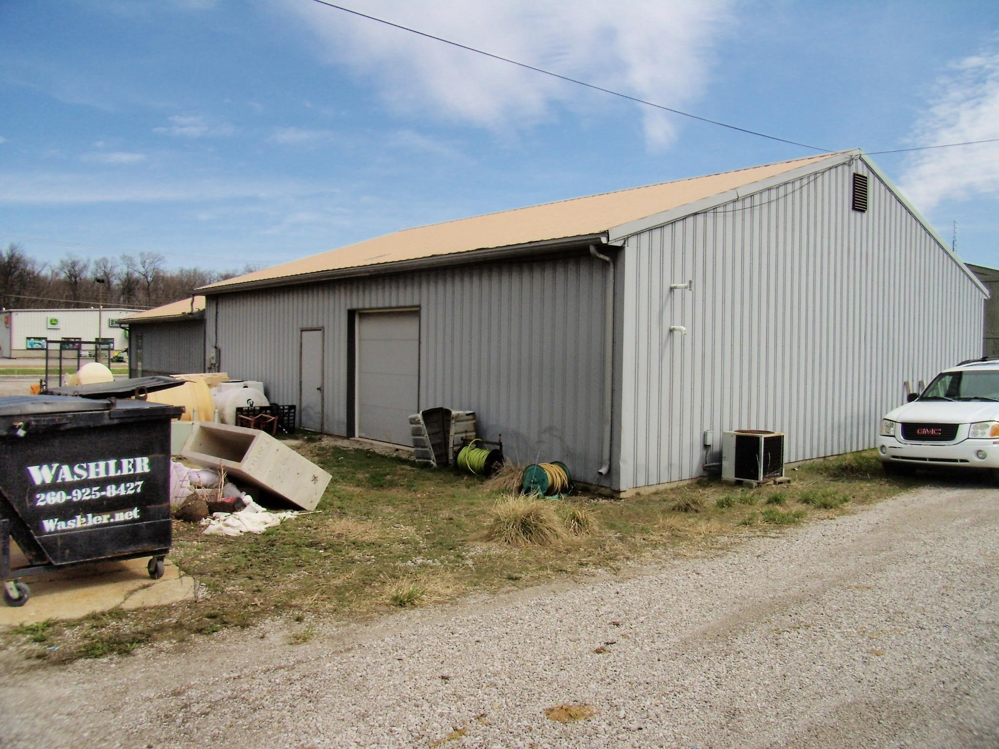 207 West Harcourt Road Angola, IN 46703 - Photo 3 of 4