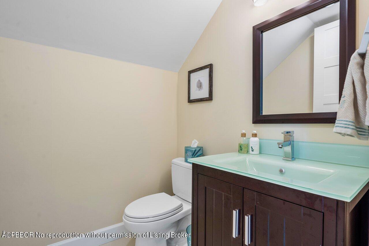 235 Edmor Road West Palm Beach, FL 33405 - Photo 17 of 54 17. Powder room