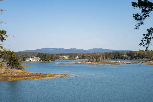 $2,495,000 | 17 Bayberry Lane, Tremont, ME 04612