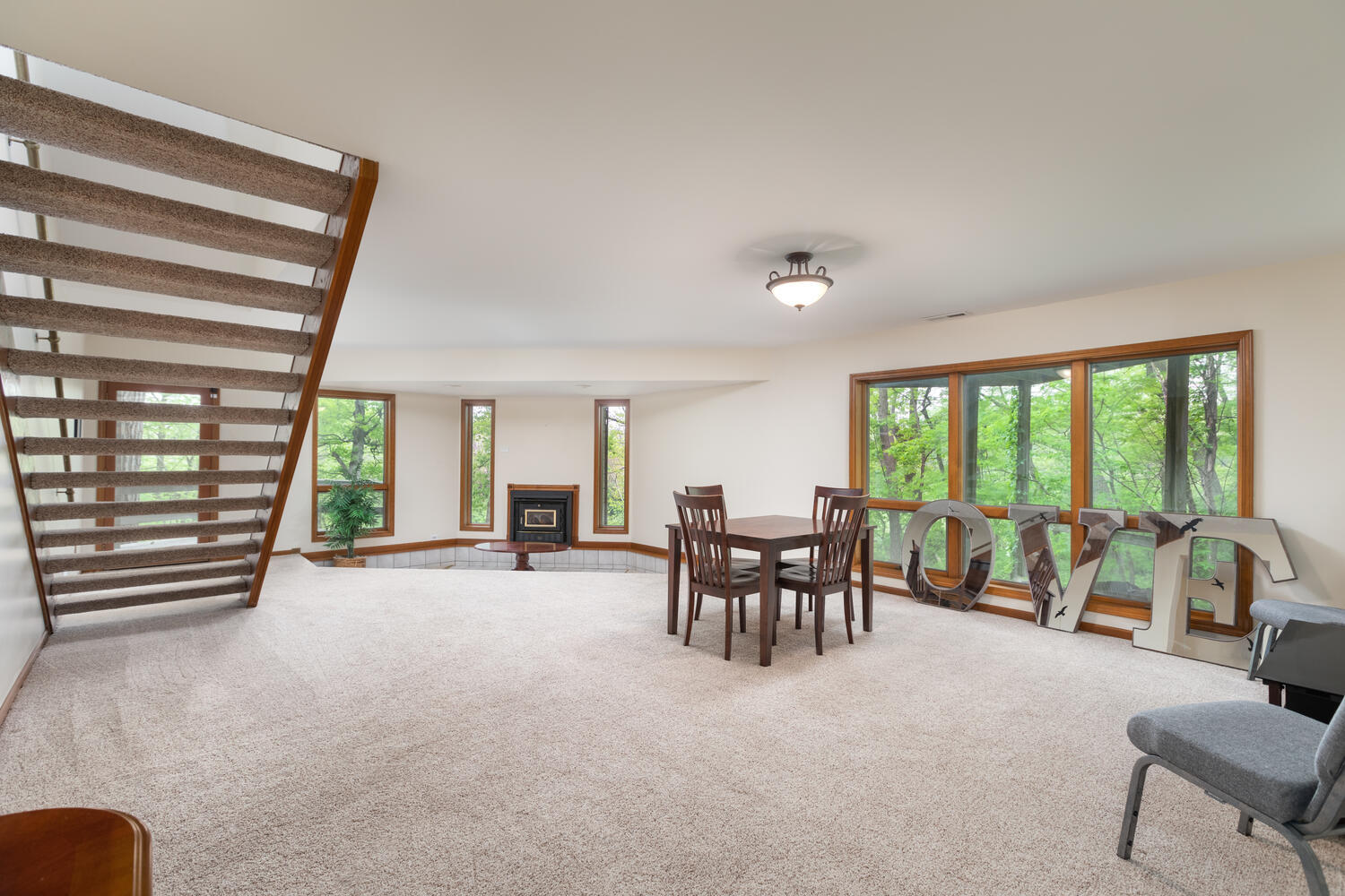 732 South Raven Road Shorewood, IL 60404 - Photo 23 of 48 a view of a livingroom with furniture and floor to ceiling window