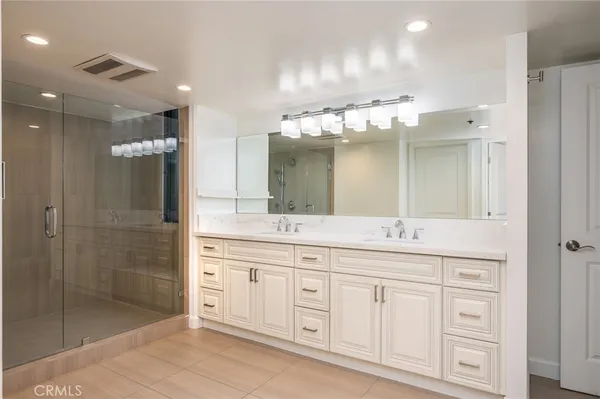 $6,500 | 345 Pioneer Drive, Unit 502, Glendale, CA 91203