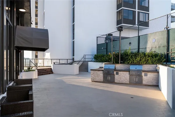 $6,500 | 345 Pioneer Drive, Unit 502, Glendale, CA 91203
