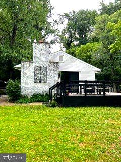 321 Tomlin Station Road Mullica Hill, NJ 08062 - Photo 4 of 21 Side of house and deck