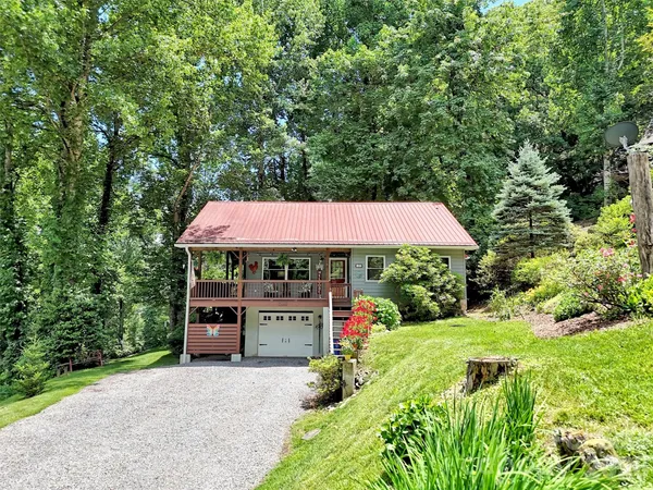$415,000 | 10 Bridle Drive, Maggie Valley, NC 28751