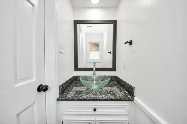 $2,400 | 616 South Rivershire Drive, Conroe, TX 77304