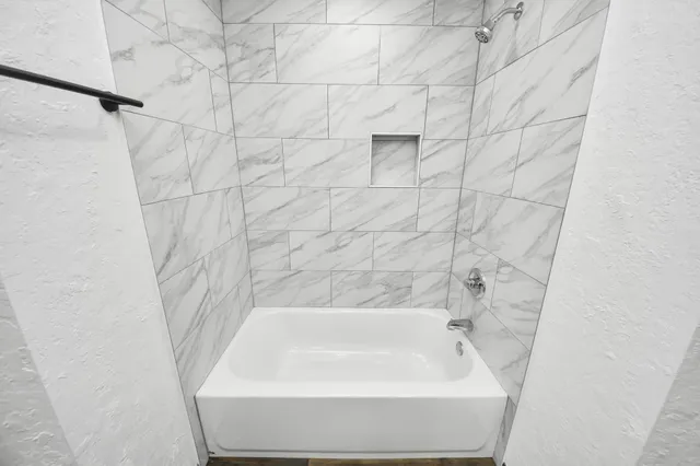 $2,400 | 616 South Rivershire Drive, Conroe, TX 77304