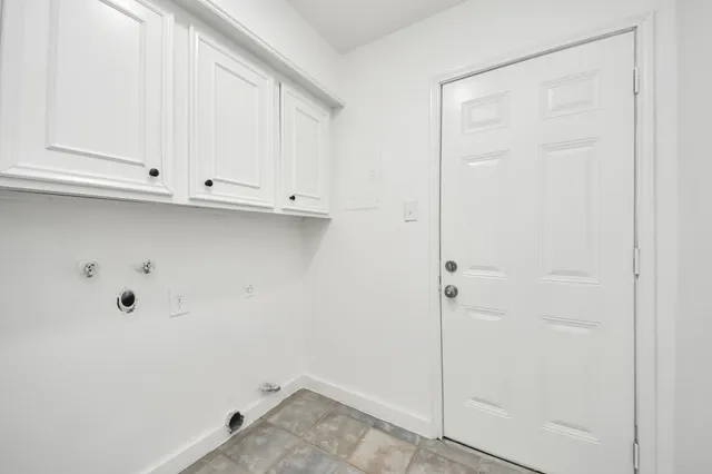 $2,400 | 616 South Rivershire Drive, Conroe, TX 77304