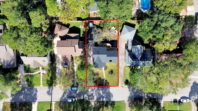 $2,400 | 616 South Rivershire Drive, Conroe, TX 77304