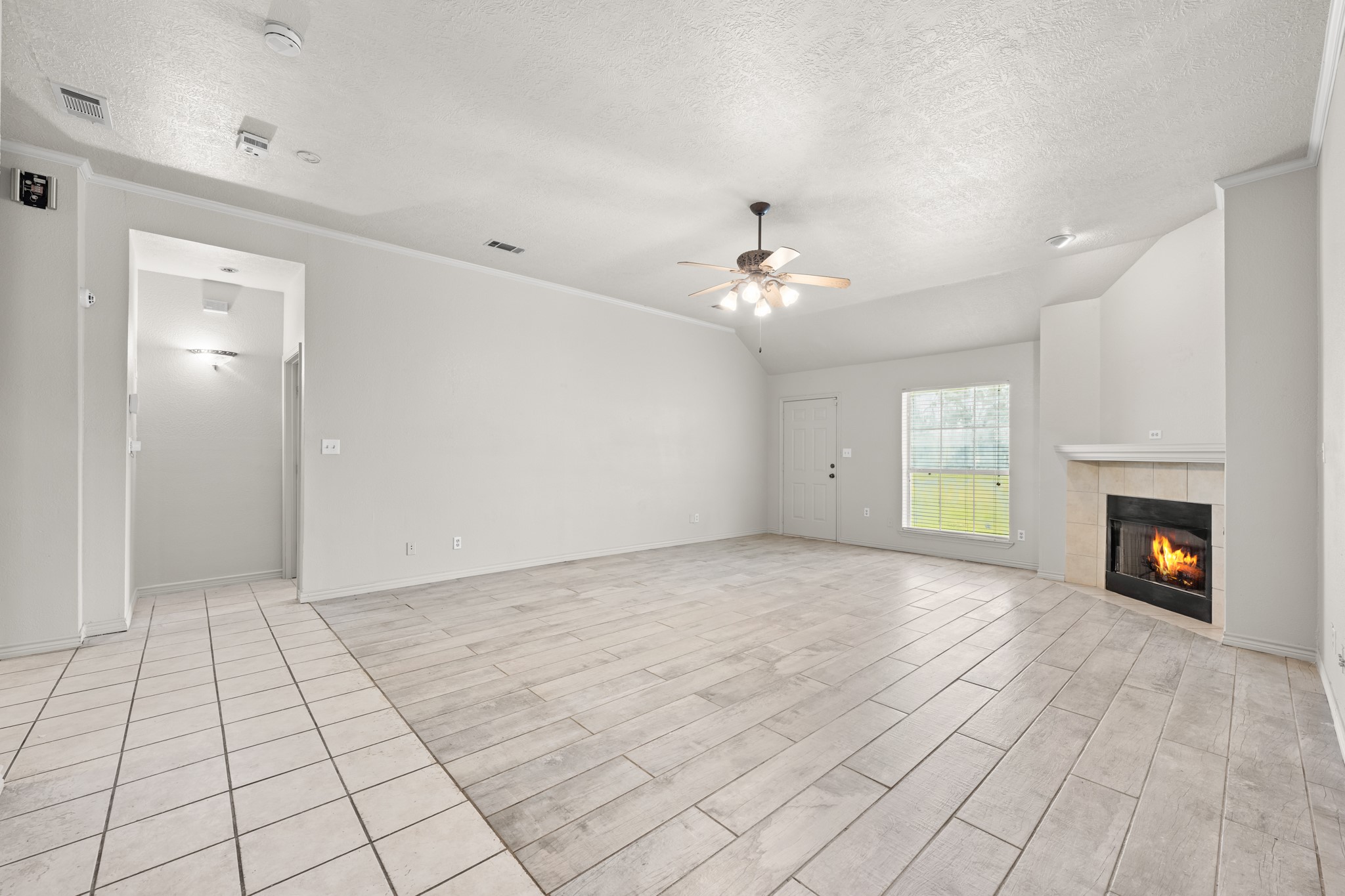 1539 Hillebrandt Road Beaumont, TX 77705 - Photo 13 of 50 Family Room