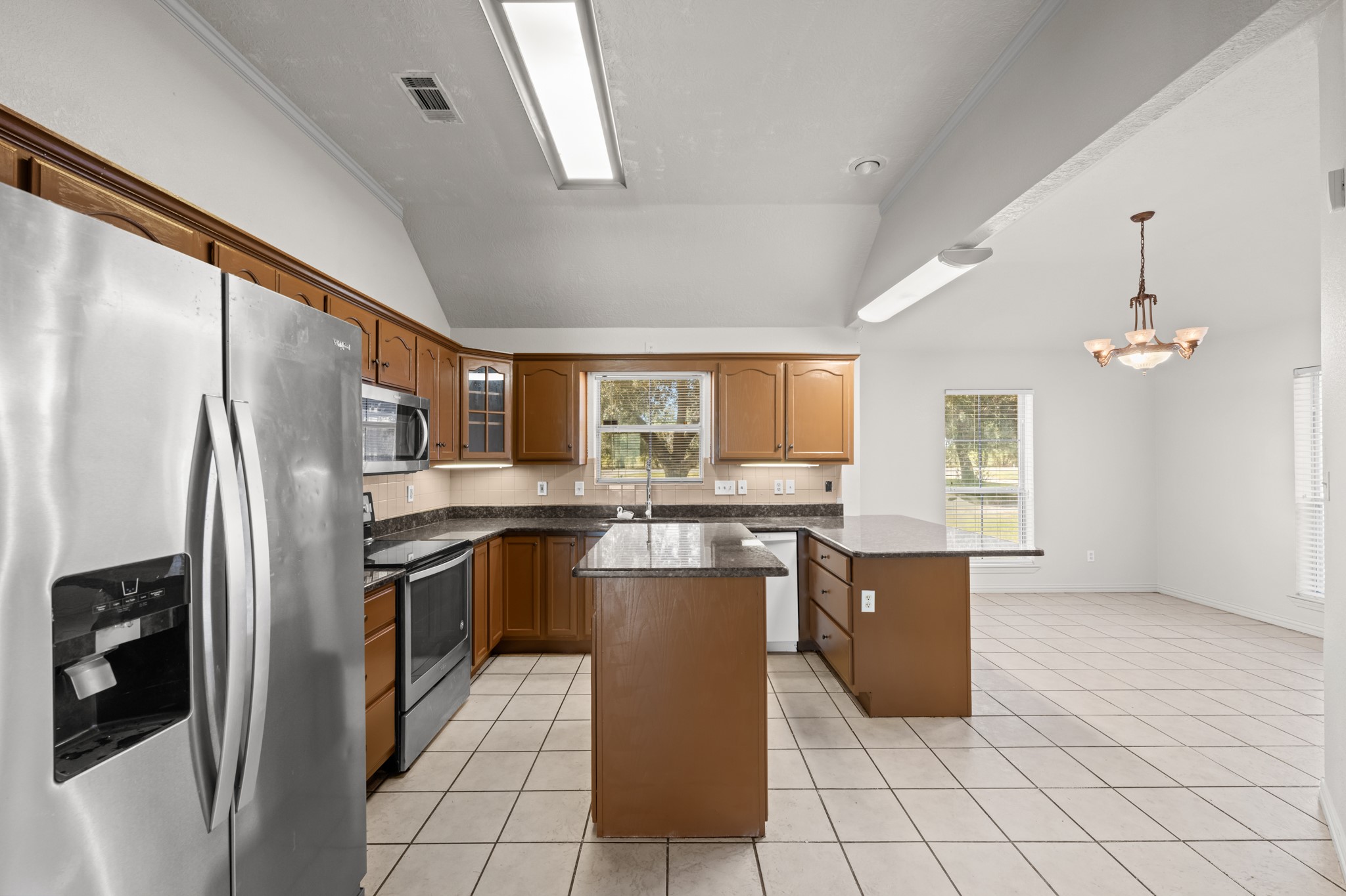 1539 Hillebrandt Road Beaumont, TX 77705 - Photo 20 of 50 Open Concept Kitchen / Dining View