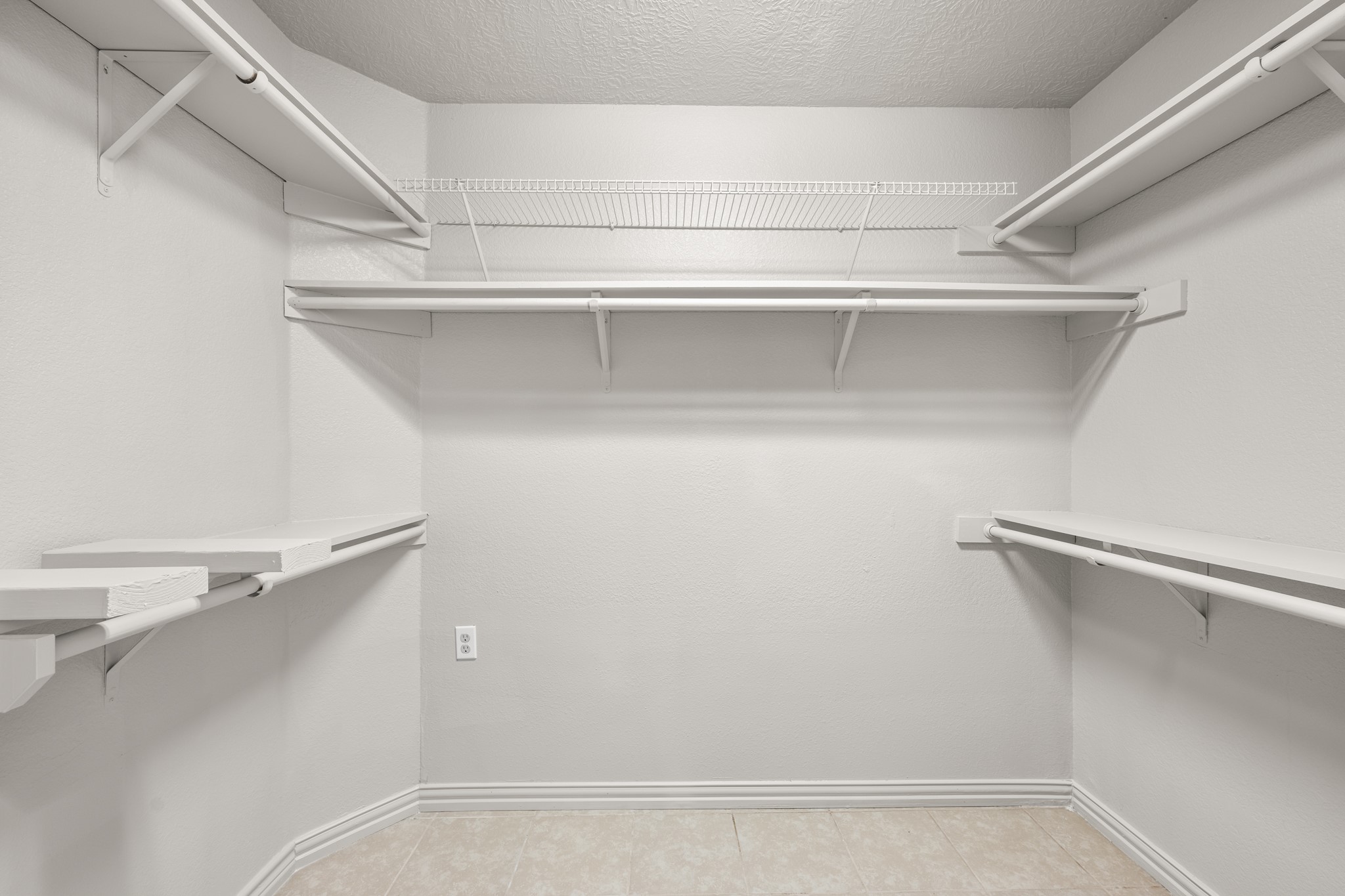 1539 Hillebrandt Road Beaumont, TX 77705 - Photo 30 of 50 Master Closet
