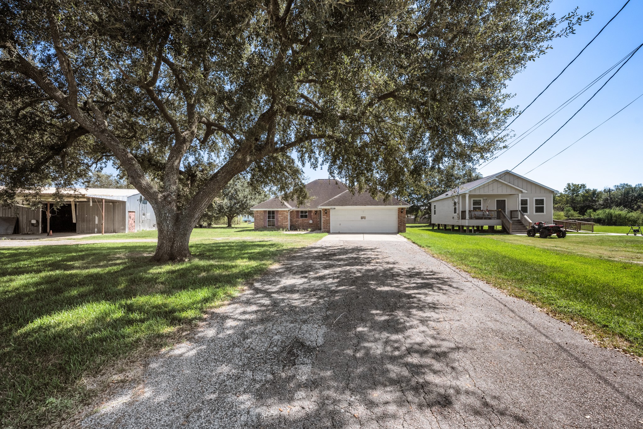 1539 Hillebrandt Road Beaumont, TX 77705 - Photo 6 of 50 Long Front Driveway