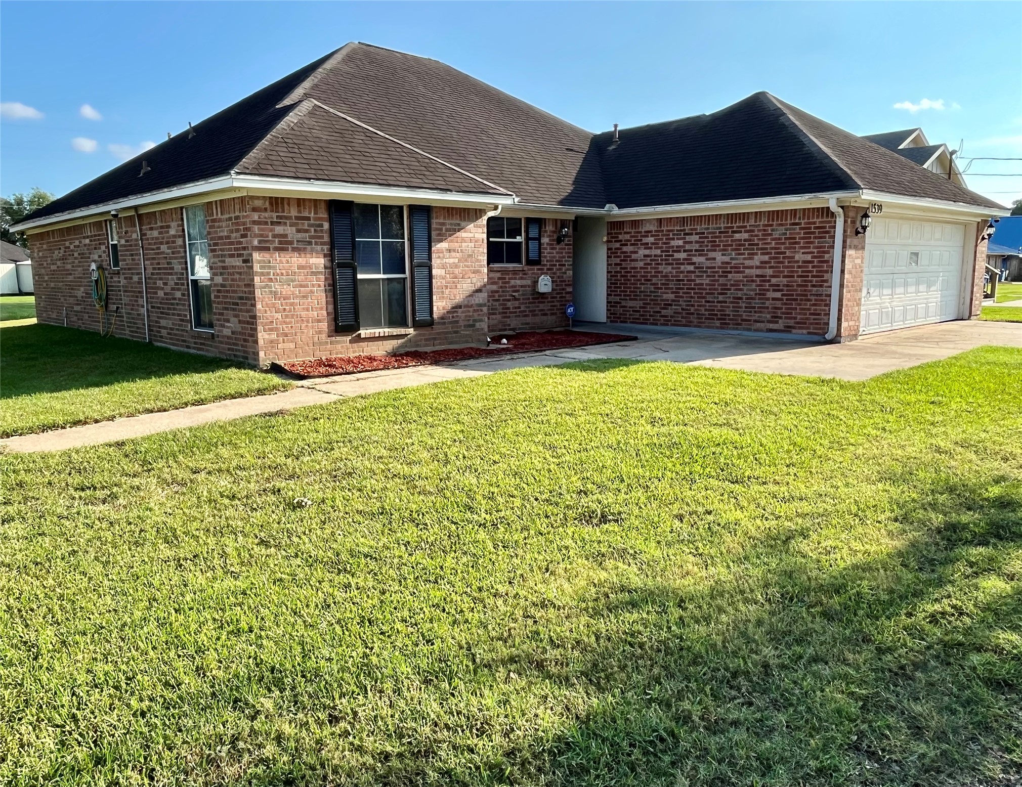 1539 Hillebrandt Road Beaumont, TX 77705 - Photo 8 of 50 Left Front View