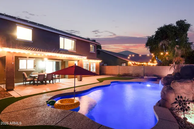 a view of a basketball court