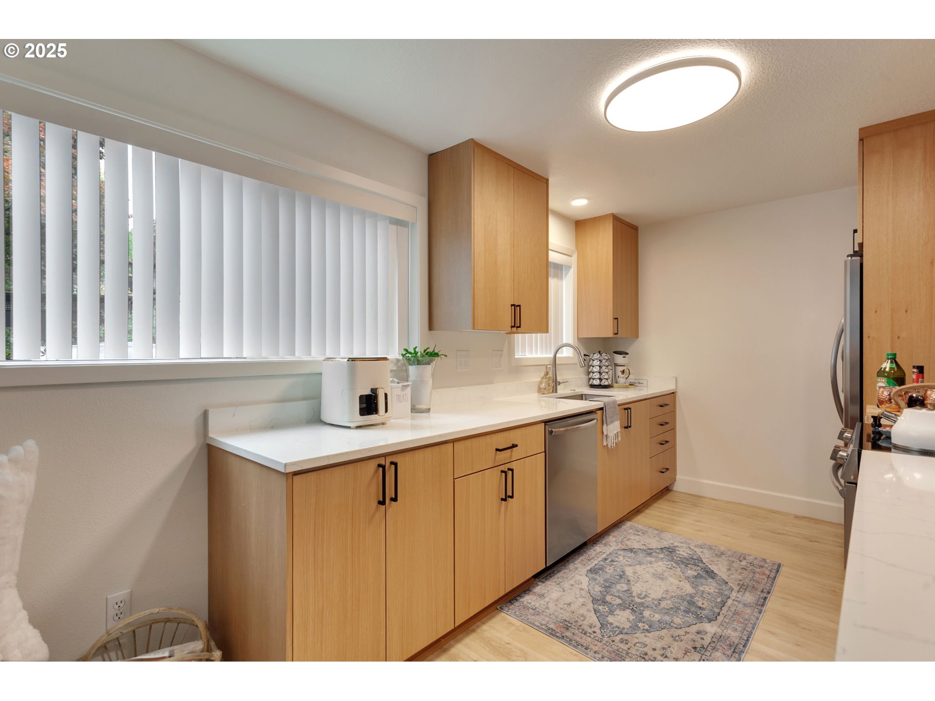 200 Southwest Burnham Road, Unit 200 Lake Oswego, OR 97034 - Photo 15 of 46