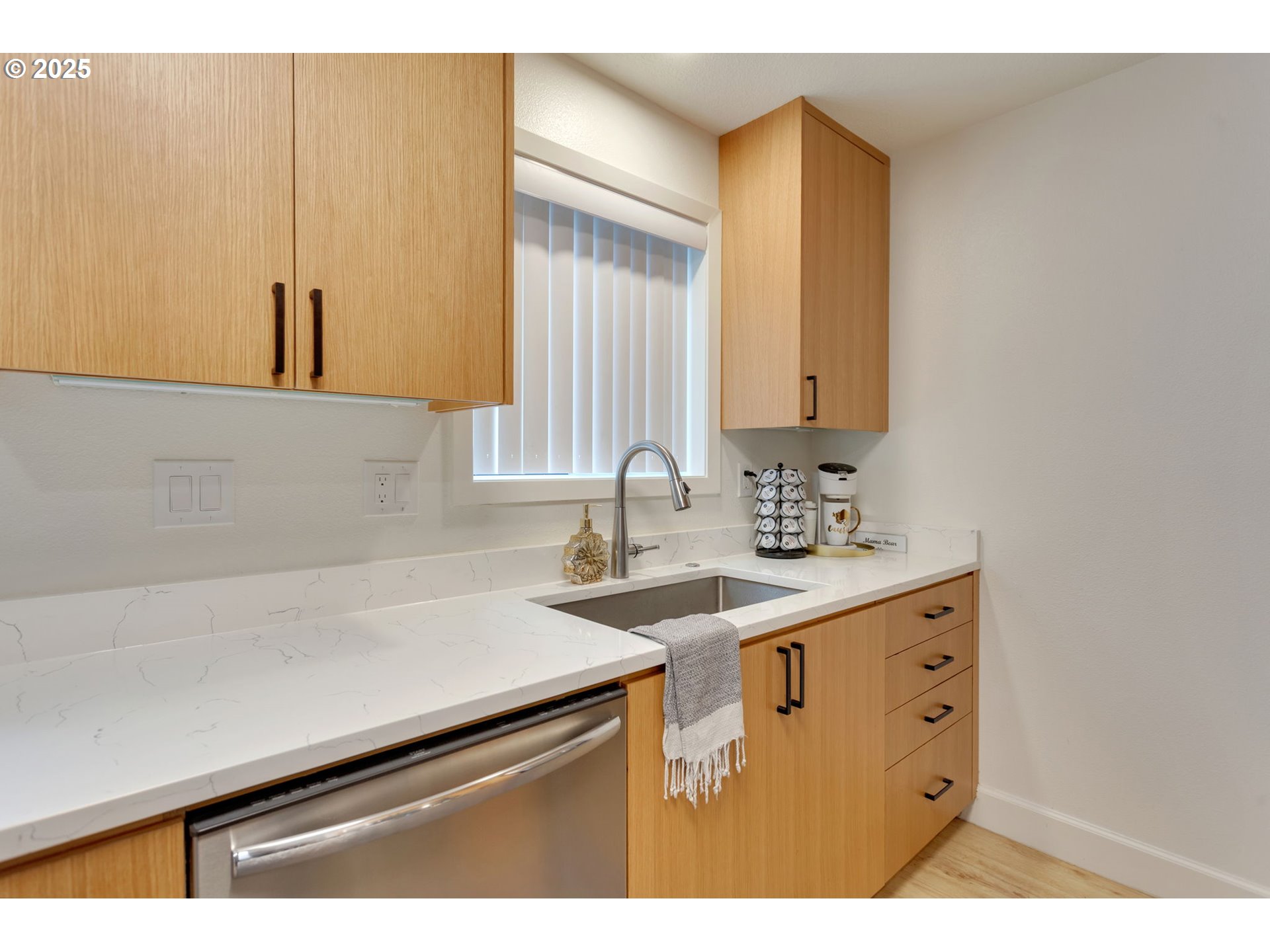 200 Southwest Burnham Road, Unit 200 Lake Oswego, OR 97034 - Photo 17 of 46