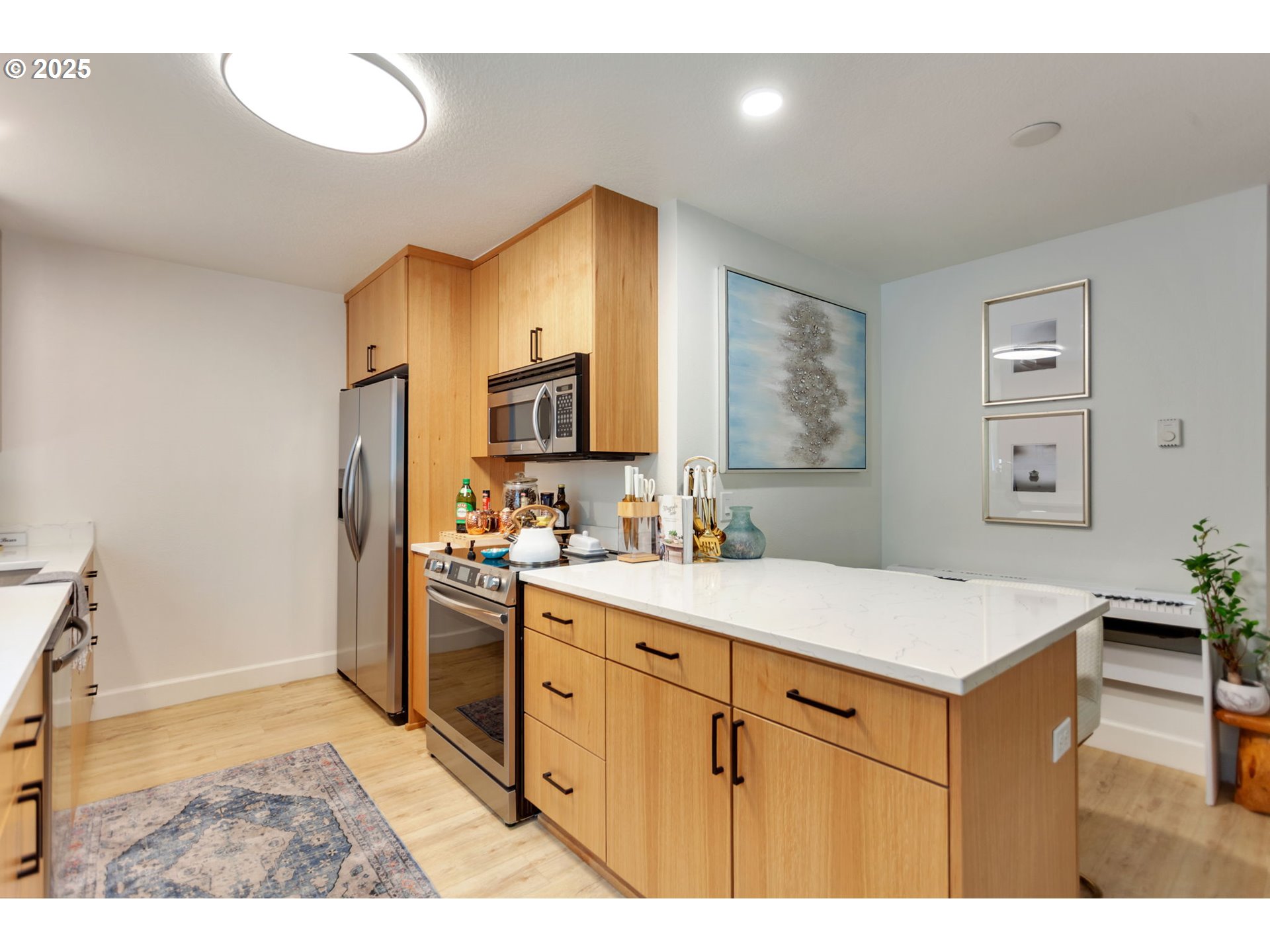 200 Southwest Burnham Road, Unit 200 Lake Oswego, OR 97034 - Photo 18 of 46