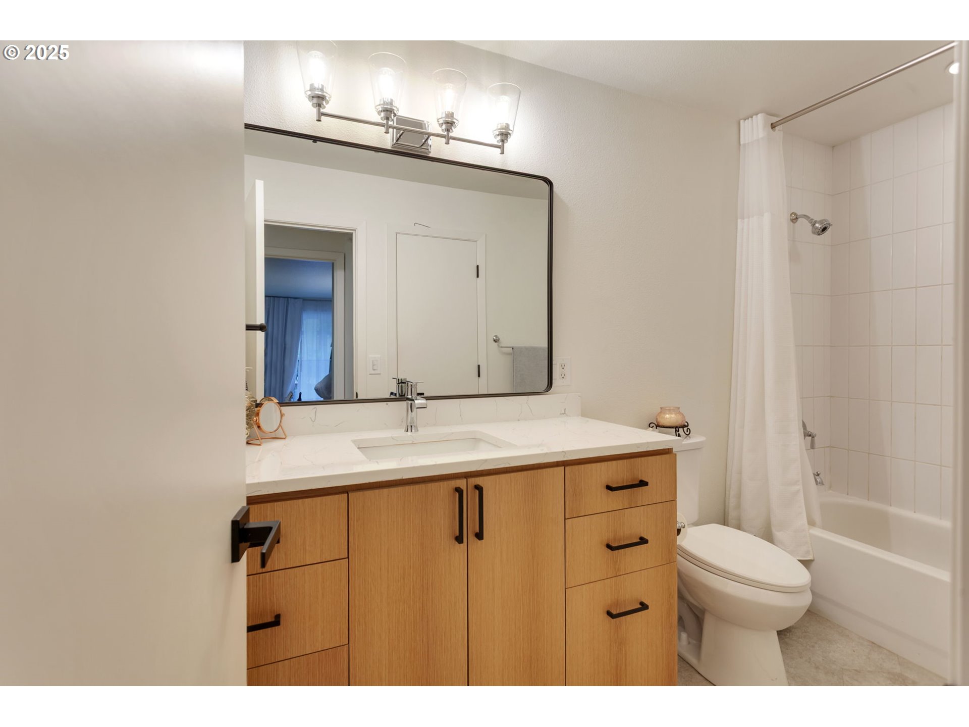 200 Southwest Burnham Road, Unit 200 Lake Oswego, OR 97034 - Photo 25 of 46