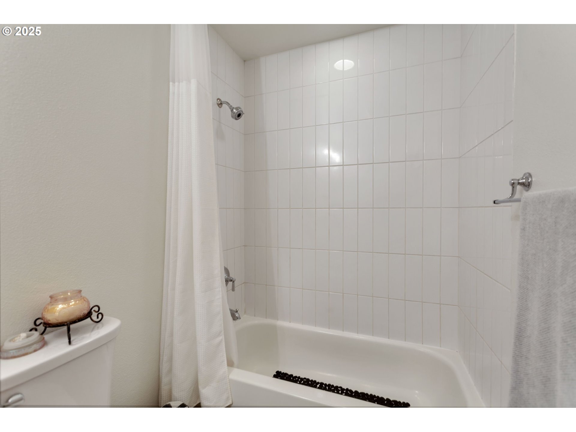 200 Southwest Burnham Road, Unit 200 Lake Oswego, OR 97034 - Photo 26 of 46