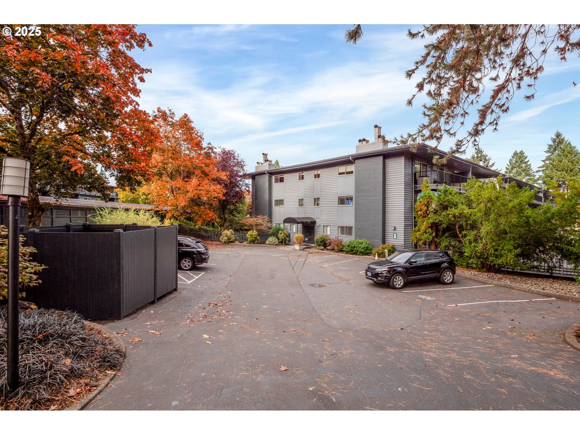 200 Southwest Burnham Road, Unit 200 Lake Oswego, OR 97034 - Photo 31 of 46