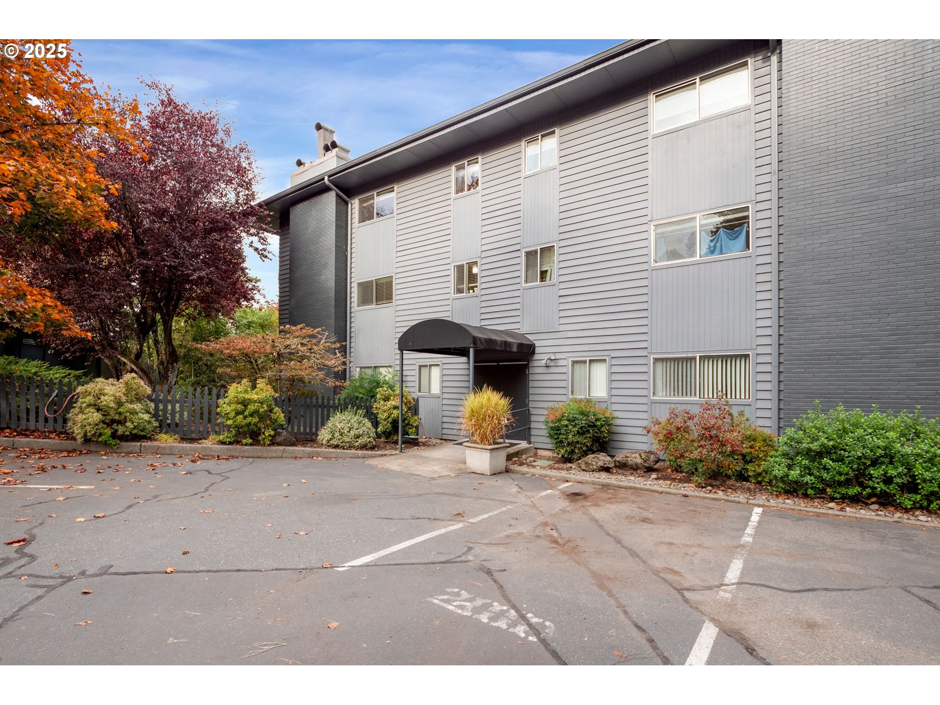 200 Southwest Burnham Road, Unit 200 Lake Oswego, OR 97034 - Photo 45 of 46