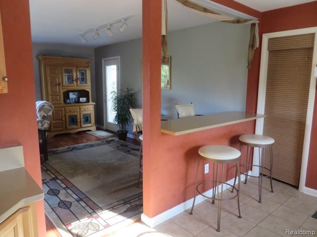 1050 Seneca Road Lake Orion, MI 48362 - Photo 18 of 31 Nook to dining room.jpg