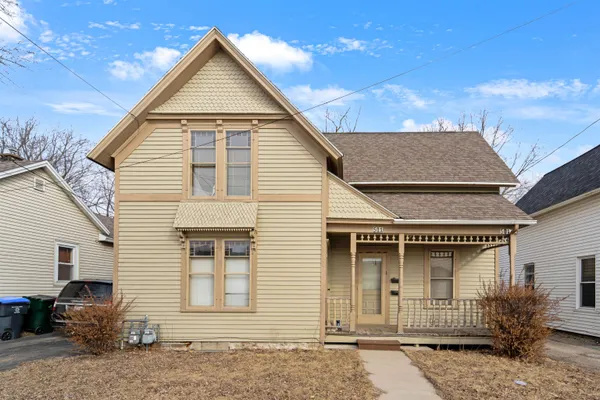 $129,900 | 501 West Waupaca Street, New London, WI 54961