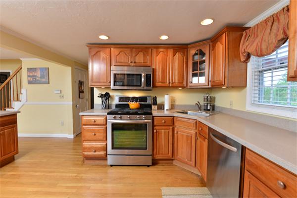 21 Sumner Road Weymouth, MA 02189 - Photo 6 of 26 Gallery Image 6