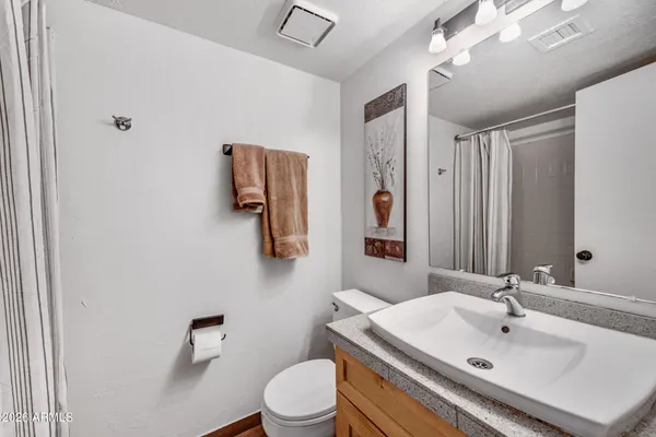 $250,000 | 2320 North 52nd Street, Unit 115, Phoenix, AZ 85008