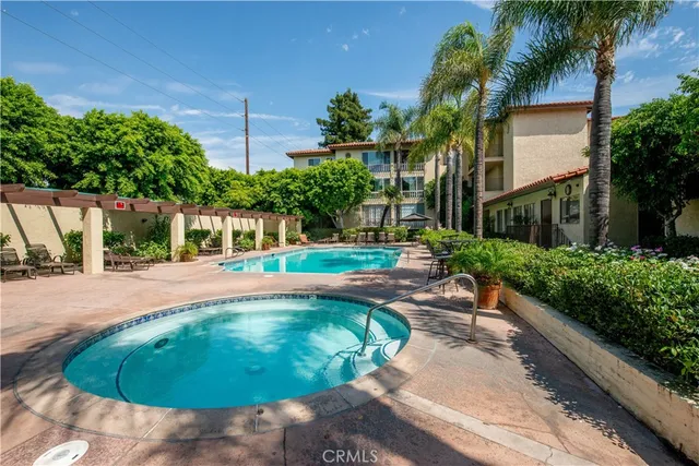 $495,000 | 12720 Burbank Boulevard, Unit 121, Valley Village, CA 91607