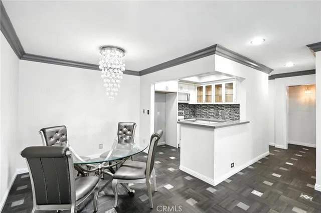 $495,000 | 12720 Burbank Boulevard, Unit 121, Valley Village, CA 91607