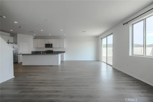 $3,900 | 4262 Empressa Circle, Lake Elsinore, CA 92530