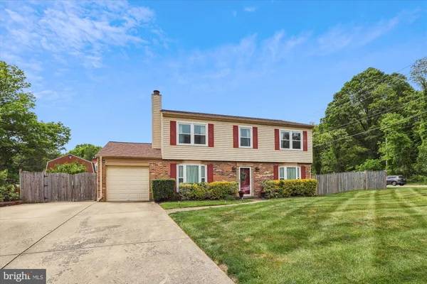 $4,100 | 4555 Lantern Place, Alexandria, VA 22306