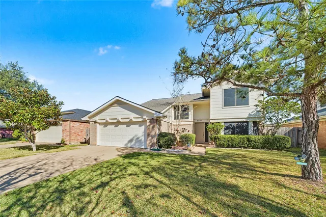 $2,300 | 3206 Sturbridge Lane, Sugar Land, TX 77479