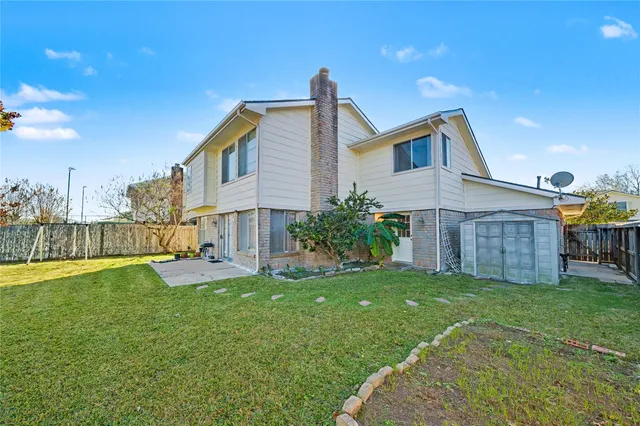 $2,300 | 3206 Sturbridge Lane, Sugar Land, TX 77479