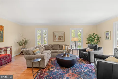 $1,250,000 | 3800 Ridgelea Drive, Fairfax, VA 22031