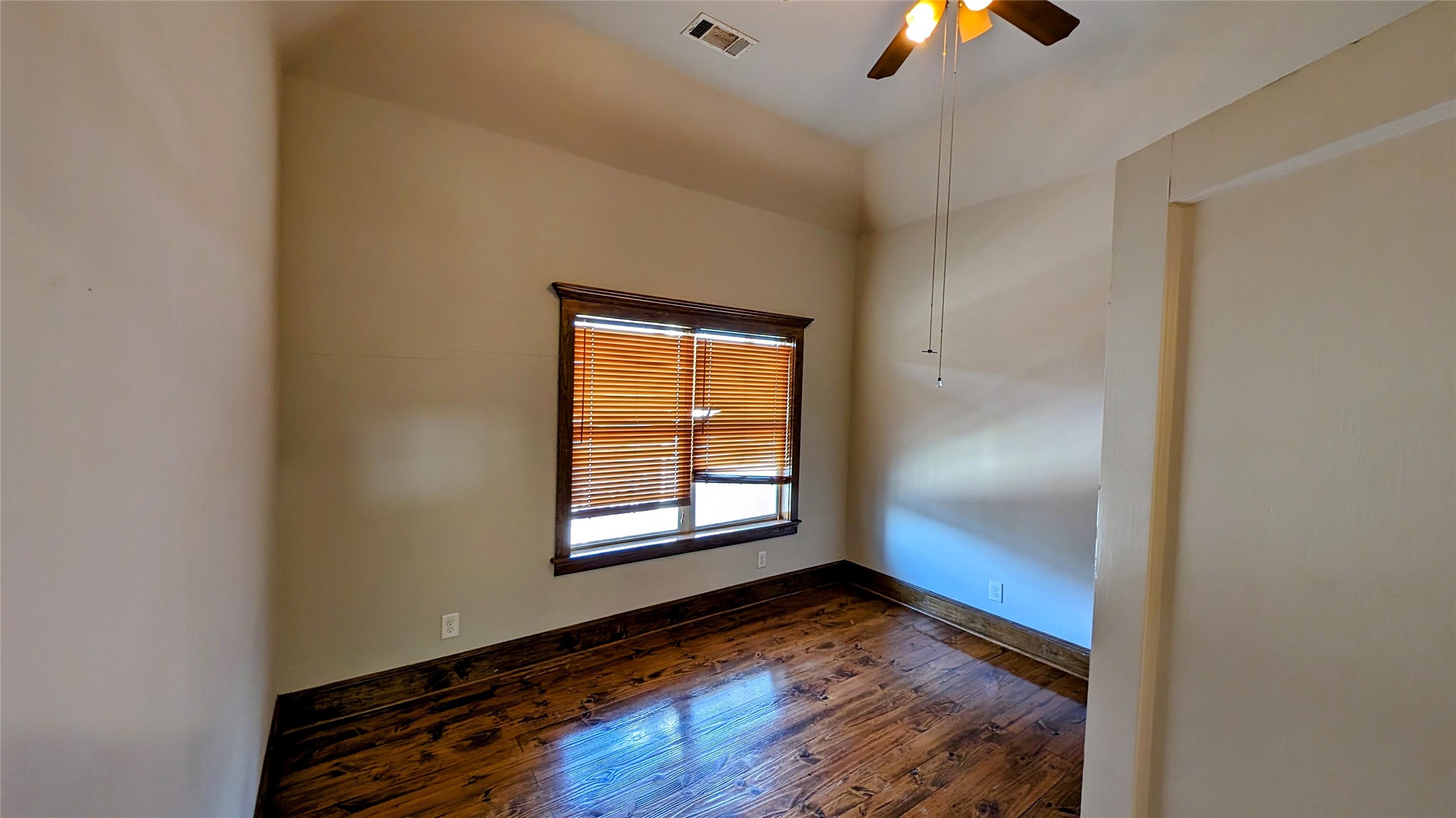 702 Paschall Street, Unit B Houston, TX 77009 - Photo 11 of 27