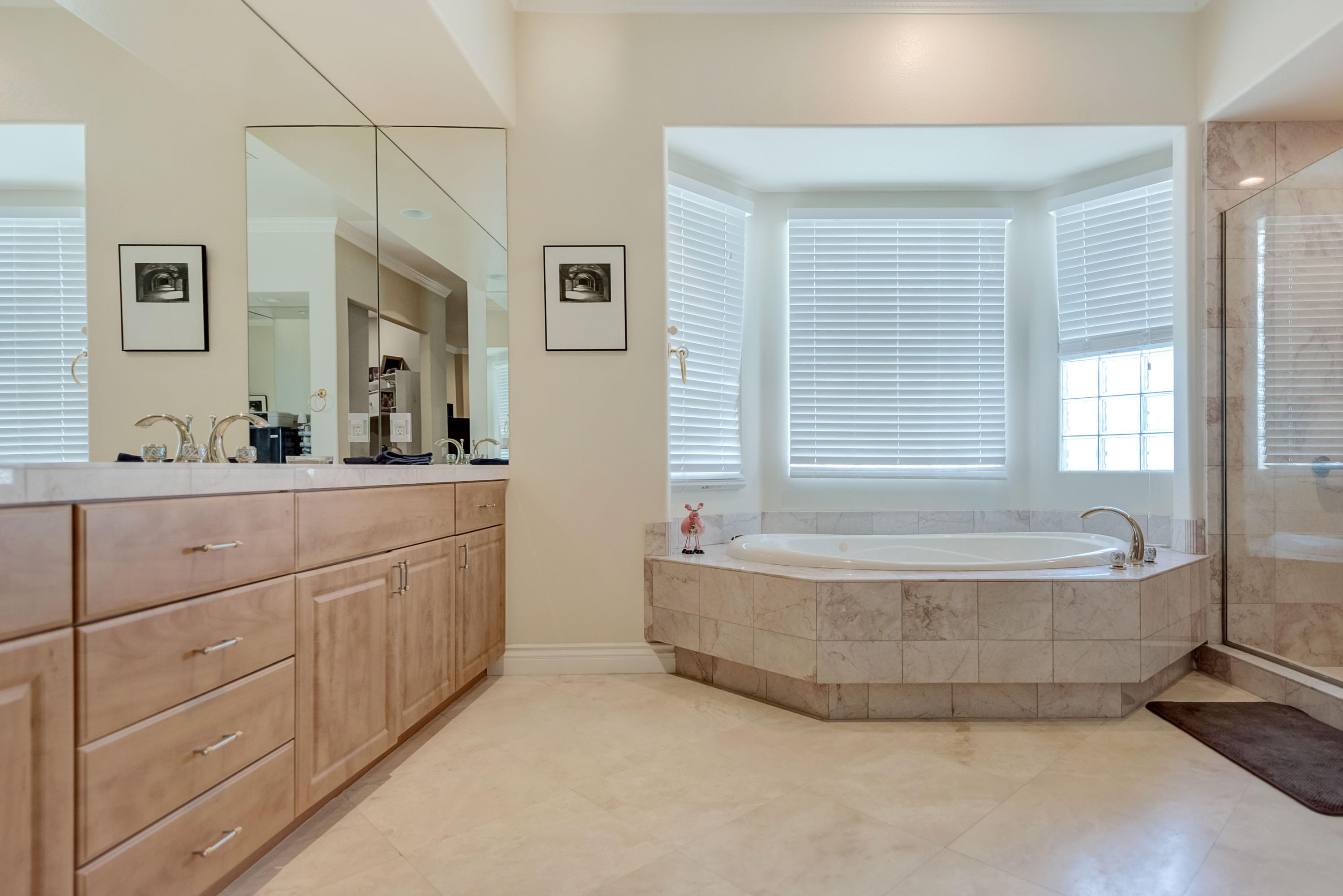 36 Killian Way Rancho Mirage, CA 92270 - Photo 23 of 44 Master Bath