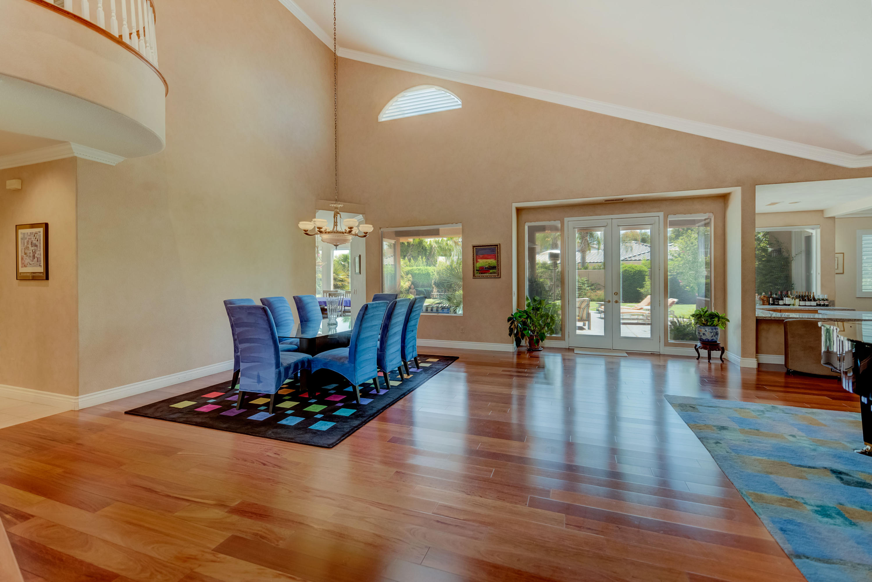 36 Killian Way Rancho Mirage, CA 92270 - Photo 4 of 44 Grand Entry w/Vaulted Ceiling