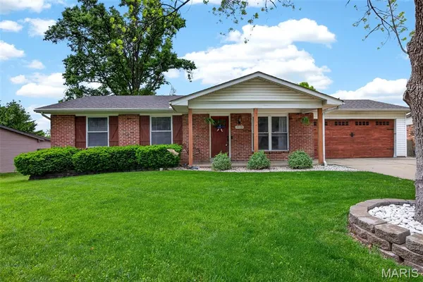 $325,000 | 3118 Woodbridge Drive, St. Charles, MO 63303