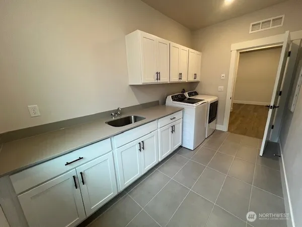 $839,990 | 596 Thompson Drive, Enumclaw, WA 98022