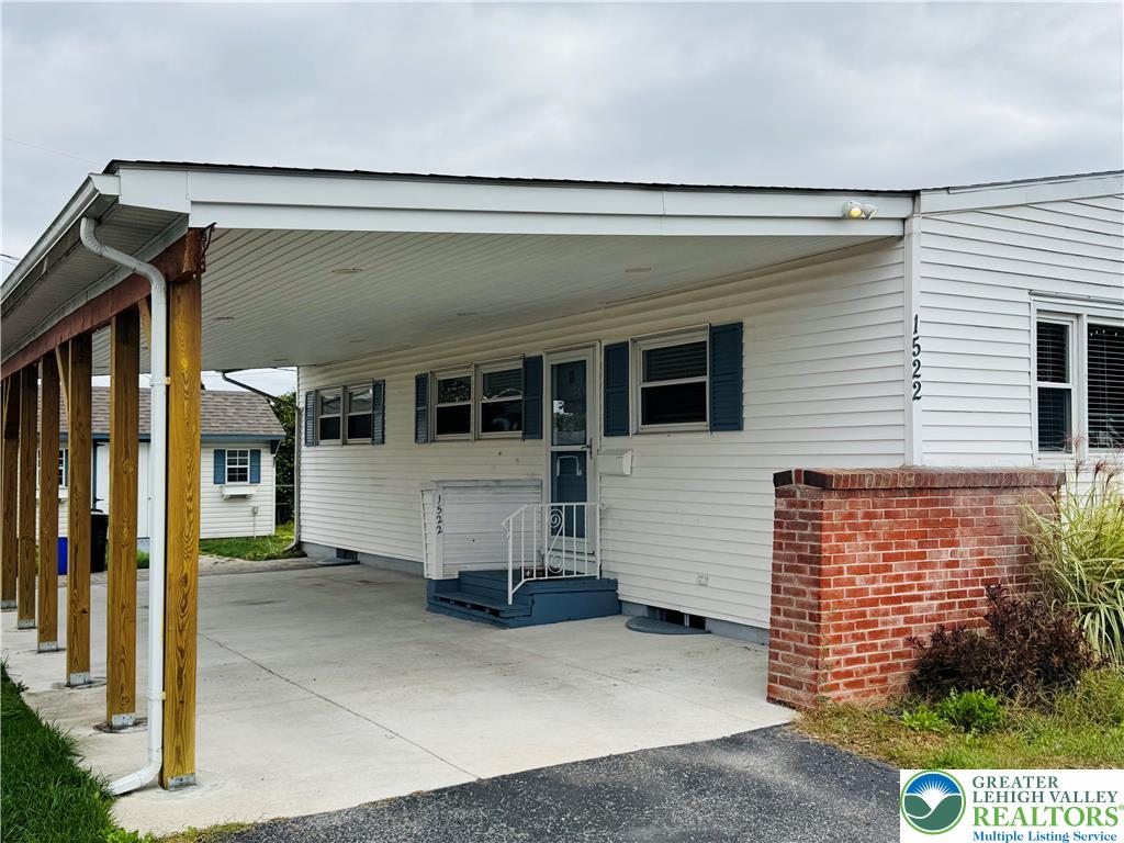 1522 Elayne Street Bethlehem, PA 18017 - Photo 2 of 25