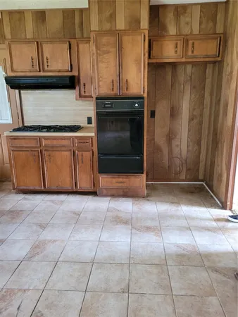 a view of a storage & utility room
