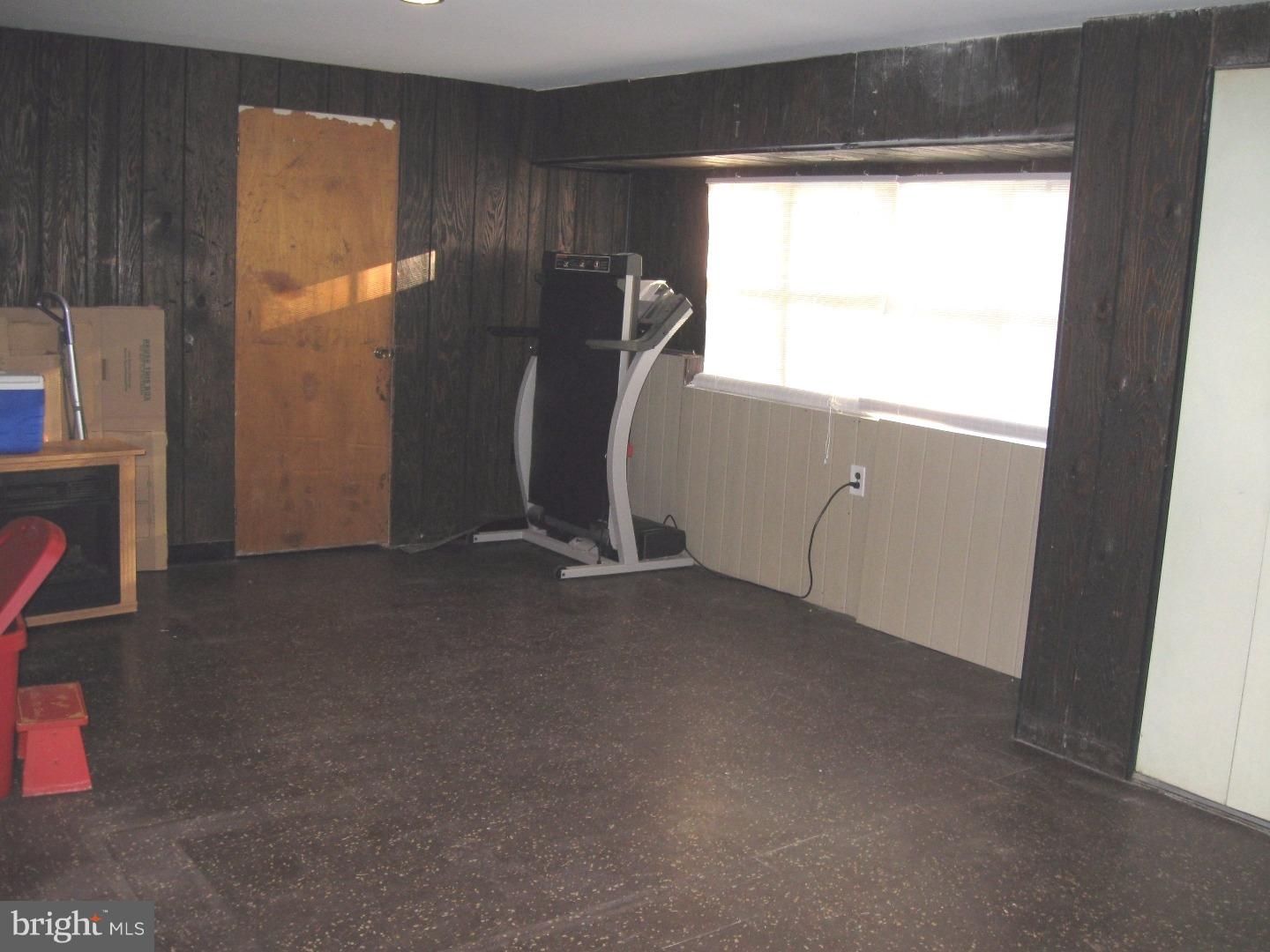 1264 Victoria Road Warminster, PA 18974 - Photo 17 of 20 Family Room